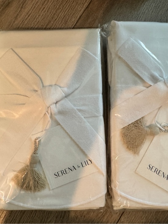 Serena & Lily Other - Serena & Lily White Scalloped Pillow Cases King set of 2